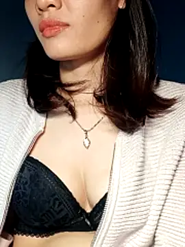 Snapshot of Hinna_x chatting on November 2025 08:31:01 AM Hinna x online show from November 2025 08:31:01 AM