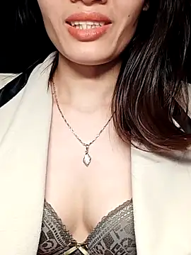 Snapshot of Hinna_x chatting on November 2025 03:00:02 PM Hinna x online show from November 2025 03:00:02 PM