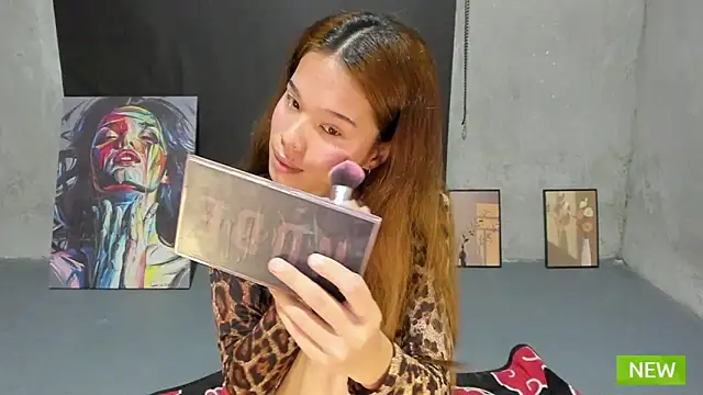 Colette Thompson online show from October 2025 02:51:02 PM