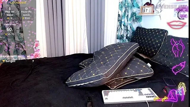 Snapshot of extremeLian chatting on September 2025 01:18:02 AM extremeLian online show from September 2025 01:18:02 AM