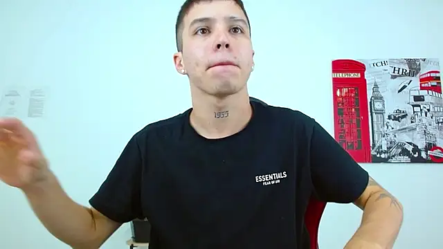 Cumandres18 online show from November 2025 01:47:02 PM