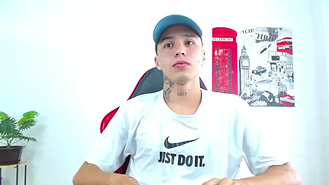 Cumandres18 online show from January 2026 03:06:01 PM