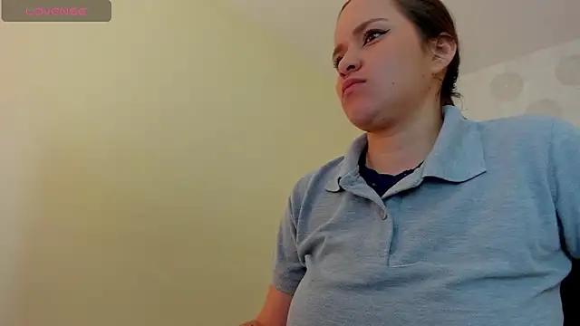 GIANAMILLER6 online show from October 2025 12:16:01 PM