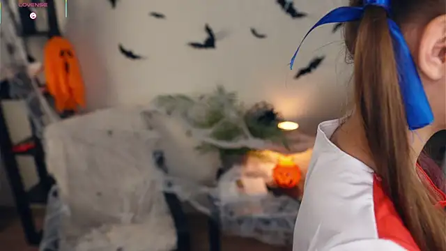 OdellaGillingham online show from October 2025 07:04:02 PM