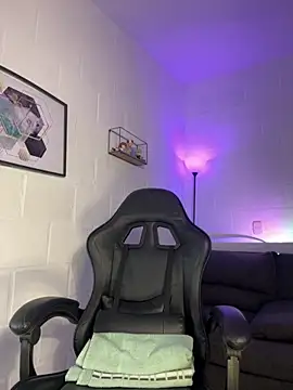 Snapshot of Alyson_Conner chatting on February 2026 12:20:01 PM Alyson Conner online show from February 2026 12:20:01 PM