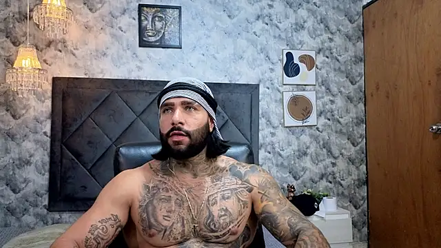 Snapshot of Apolo_rousse1 chatting on October 2025 11:03:02 PM Apolo rousse1 online show from October 2025 11:03:02 PM