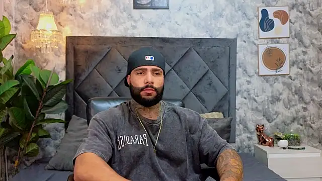 Snapshot of Apolo_rousse1 chatting on November 2025 09:48:01 PM Apolo rousse1 online show from November 2025 09:48:01 PM