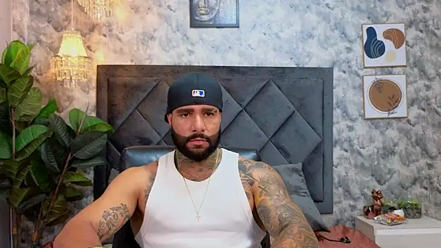 Snapshot of Apolo_rousse1 chatting on November 2025 09:15:01 PM Apolo rousse1 online show from November 2025 09:15:01 PM