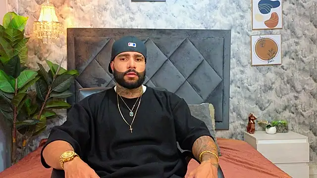 Snapshot of Apolo_rousse1 chatting on November 2025 09:31:01 PM Apolo rousse1 online show from November 2025 09:31:01 PM