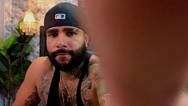 Snapshot of Apolo_rousse1 chatting on November 2025 09:03:01 PM Apolo rousse1 online show from November 2025 09:03:01 PM