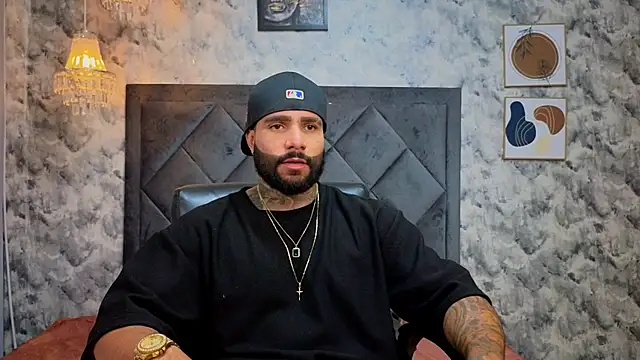 Snapshot of Apolo_rousse1 chatting on November 2025 09:38:02 PM Apolo rousse1 online show from November 2025 09:38:02 PM