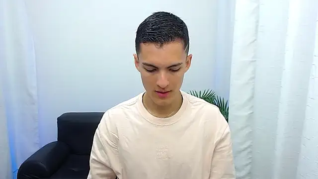 Matiius18 online show from October 2025 01:31:01 PM