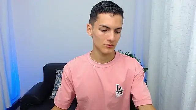 Matiius18 online show from October 2025 01:59:02 PM