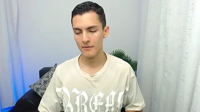 Matiius18 online show from November 2025 01:54:02 PM