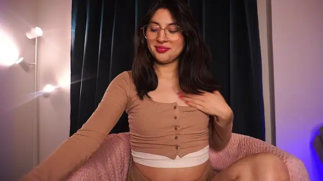 Auralea online show from October 2025 03:40:02 AM