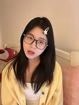 Ella-A9 online show from December 2025 03:28:02 PM