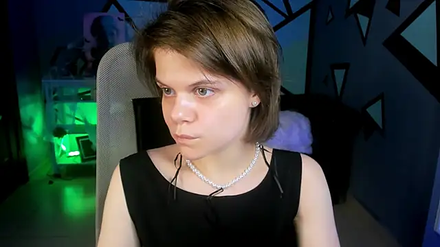 EllieMurler online show from October 2025 09:06:02 AM