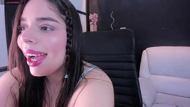 sunnypaytton online show from November 2025 01:10:01 PM