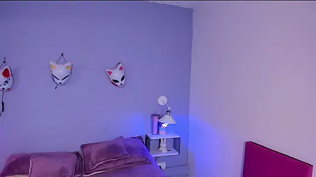 Zoe Lynch  online show from November 2025 12:05:02 PM