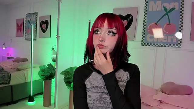 Snapshot of Zoe_Lynch_ chatting on June 2026 12:19:01 PM Zoe Lynch online show from June 2026 12:19:01 PM