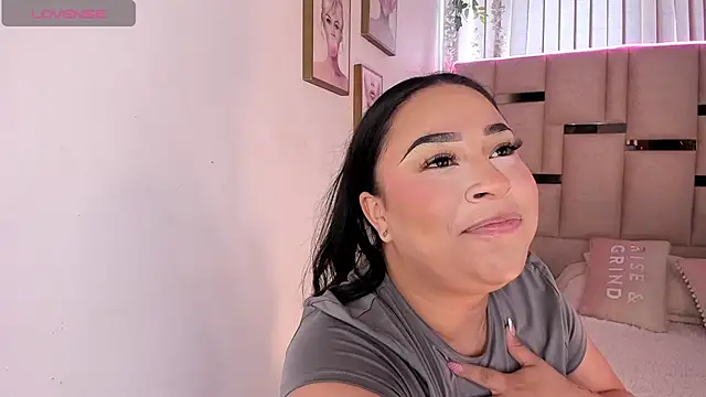 Snapshot of Zoey_thompson chatting on November 2025 07:48:02 PM Zoey thompson online show from November 2025 07:48:02 PM