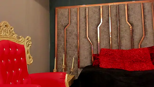 SienaFacchini online show from October 2025 09:04:02 PM