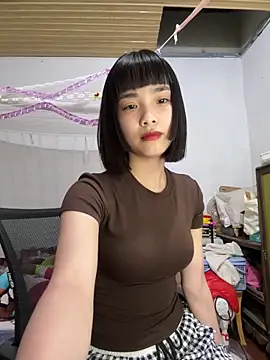 Snapshot of andymi1 chatting on May 2026 01:51:02 PM andymi1 online show from May 2026 01:51:02 PM