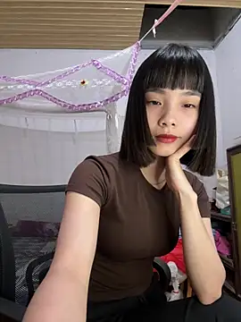 Snapshot of andymi1 chatting on May 2026 02:05:02 AM andymi1 online show from May 2026 02:05:02 AM