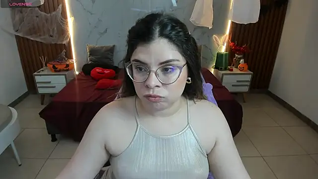 Snapshot of shasha_bloom chatting on October 2025 02:30:02 PM shasha bloom online show from October 2025 02:30:02 PM
