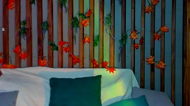 Lori Williams online show from December 2025 01:12:02 AM