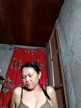 Everleigh mom online show from October 2025 07:42:01 AM