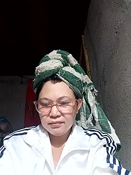 Everleigh mom online show from January 2026 01:42:01 AM