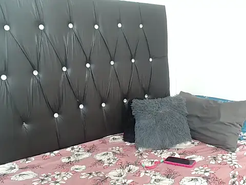 Lsnickykhanyile online show from October 2025 07:07:02 AM