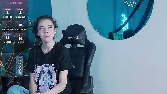 Snapshot of RavennMoonn chatting on September 2025 07:46:02 PM RavennMoonn online show from September 2025 07:46:02 PM