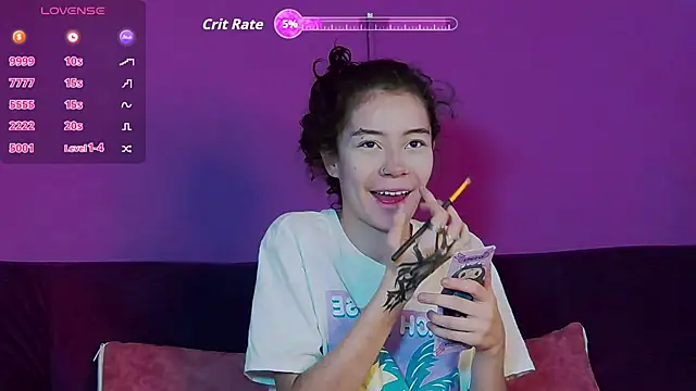 Snapshot of RavennMoonn chatting on September 2025 07:59:01 PM RavennMoonn online show from September 2025 07:59:01 PM