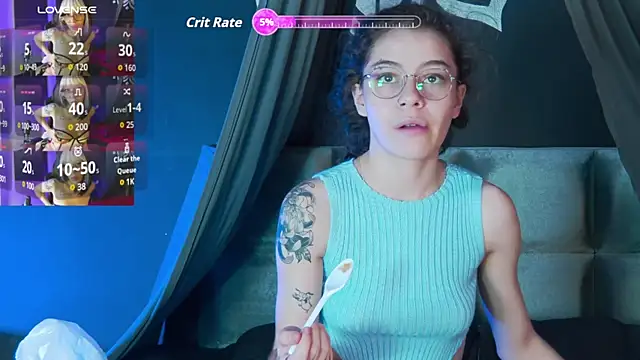 Snapshot of RavennMoonn chatting on September 2025 07:52:01 PM RavennMoonn online show from September 2025 07:52:01 PM