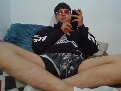 Snapshot of Barrx0018 chatting on December 2025 04:13:01 PM Barrx0018 online show from December 2025 04:13:01 PM