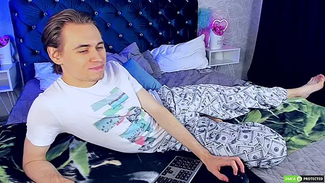 Snapshot of WilliamDyson chatting on November 2025 04:03:01 AM WilliamDyson online show from November 2025 04:03:01 AM