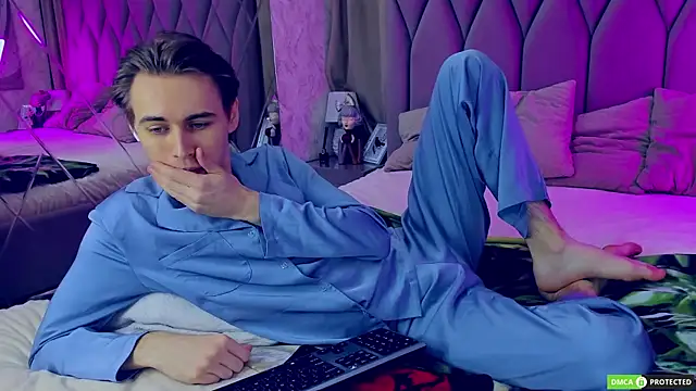 Snapshot of WilliamDyson chatting on November 2025 03:07:01 AM WilliamDyson online show from November 2025 03:07:01 AM