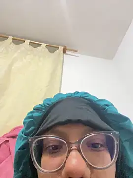 Valen1800 online show from November 2025 12:31:02 AM