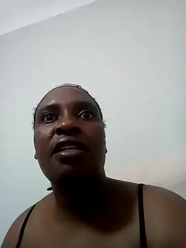 Snapshot of QueenRomaxx1 chatting on November 2025 12:10:02 AM QueenRomaxx1 online show from November 2025 12:10:02 AM