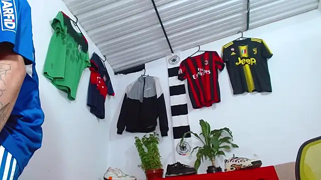 skinny23cm online show from February 2026 01:55:01 PM