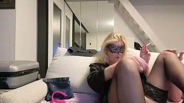 bellemasquer online show from February 2026 09:57:01 PM