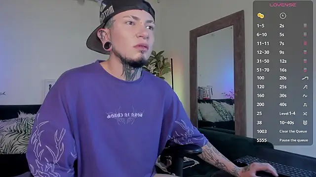 Snapshot of tyler_jones_ chatting on March 2026 01:18:01 PM tyler jones online show from March 2026 01:18:01 PM