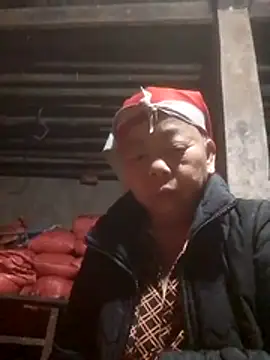 VangLe73 online show from November 2025 08:08:02 PM