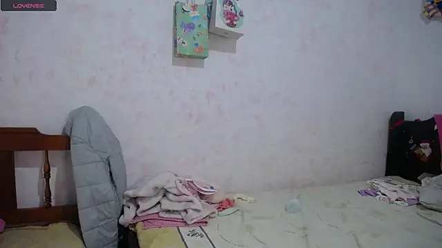 Pregnant Kloe online show from January 2026 12:01:02 AM