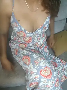 Snapshot of Tamilpallavi chatting on April 2026 11:47:02 PM Tamilpallavi online show from April 2026 11:47:02 PM