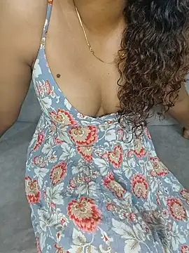 Snapshot of Tamilpallavi chatting on May 2026 02:20:02 AM Tamilpallavi online show from May 2026 02:20:02 AM