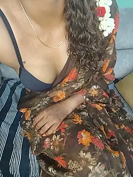 Snapshot of Tamilpallavi chatting on May 2026 02:53:01 AM Tamilpallavi online show from May 2026 02:53:01 AM
