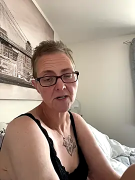 Curvy-Jinx online show from September 2025 07:44:02 AM